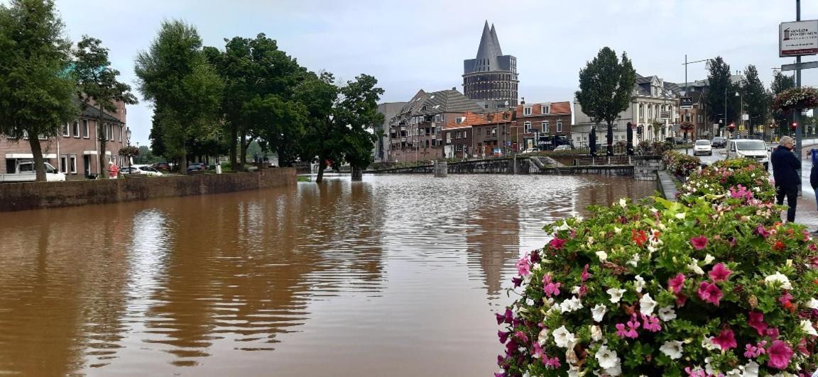 Roermond Uniek Stadspand, Compleet Woonhuis エクステリア 写真